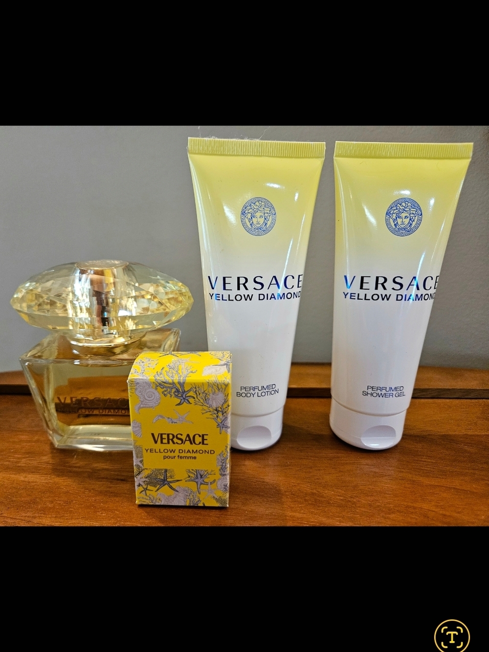 Versace Yellow Diamond Fragrance & Body Gift Set